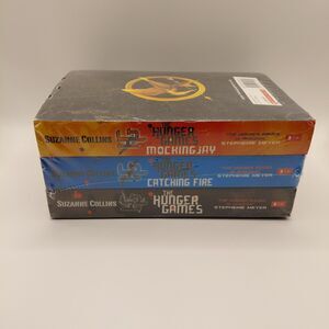 Hunger Games Trilogy Set Suzanne Collins Paperback